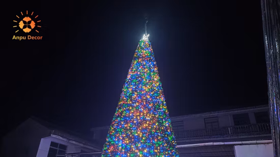 Árbol de Navidad decorado con iluminación LED hecho a mano de madera